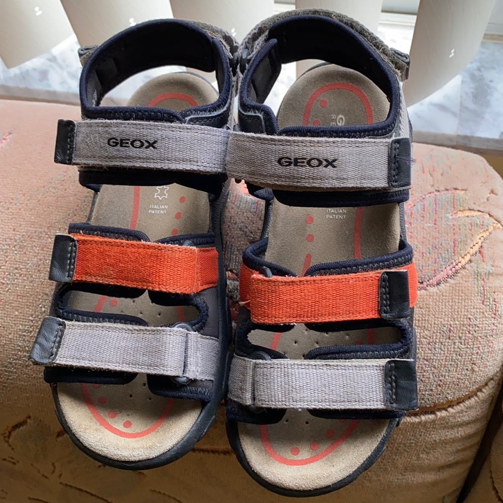 GEOX Respira  boys sandals size 32, (Italian Patent) excellent condition